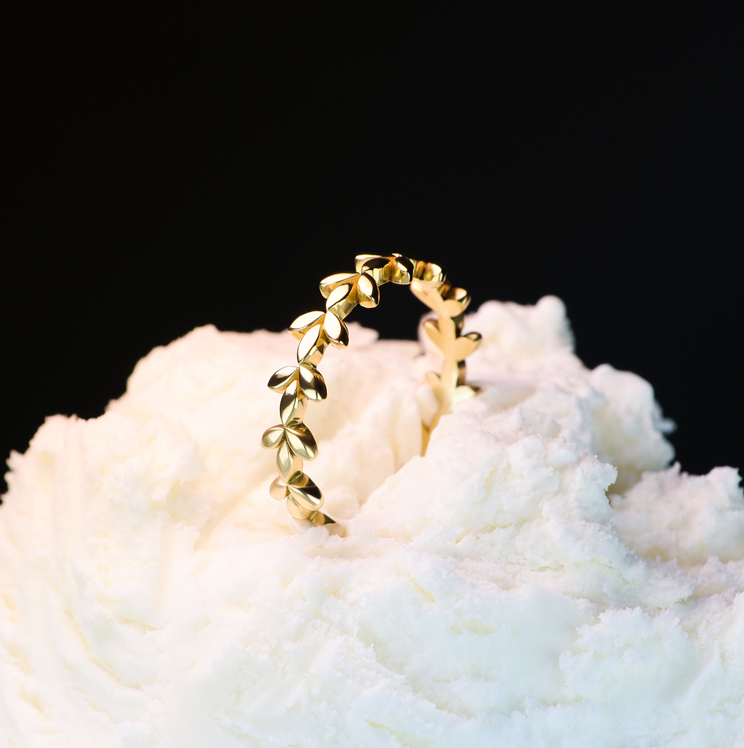 LAUREL WEDDING RING